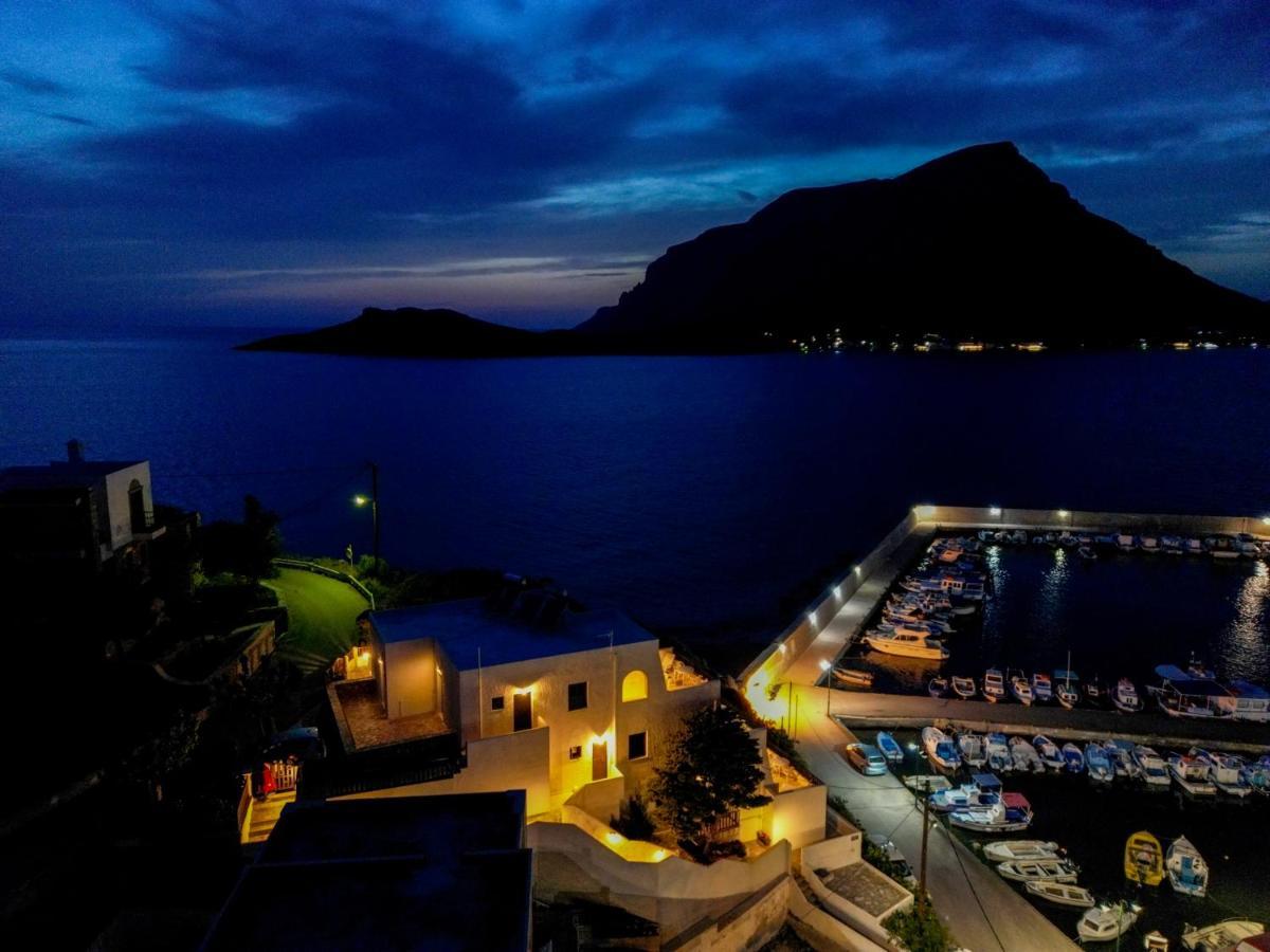 Pelagos Seafront Accommodation - George Myrties Екстер'єр фото
