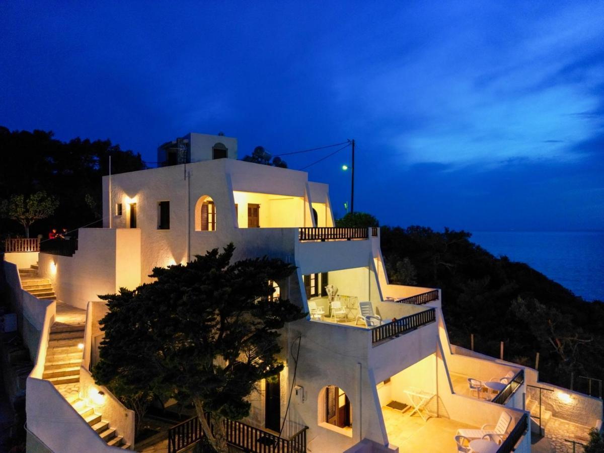 Pelagos Seafront Accommodation - George Myrties Екстер'єр фото