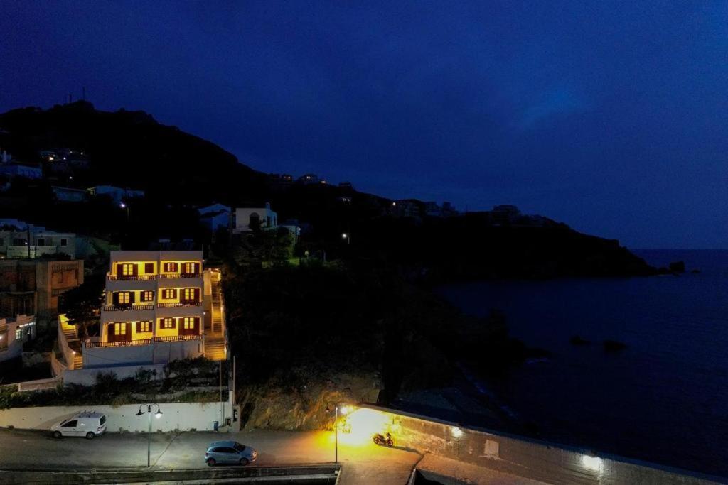 Pelagos Seafront Accommodation - George Myrties Екстер'єр фото