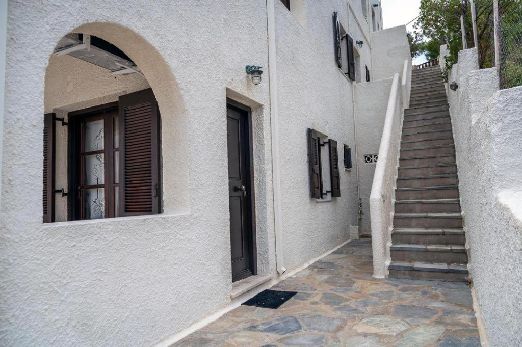 Pelagos Seafront Accommodation - George Myrties Екстер'єр фото