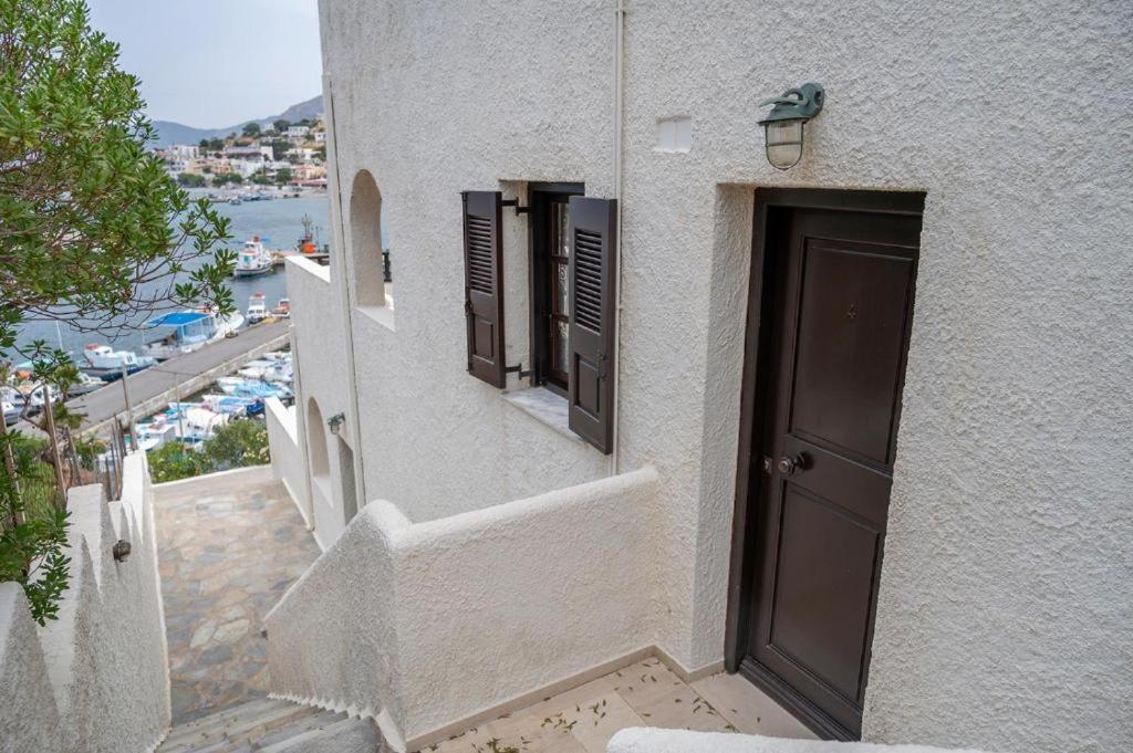 Pelagos Seafront Accommodation - George Myrties Екстер'єр фото
