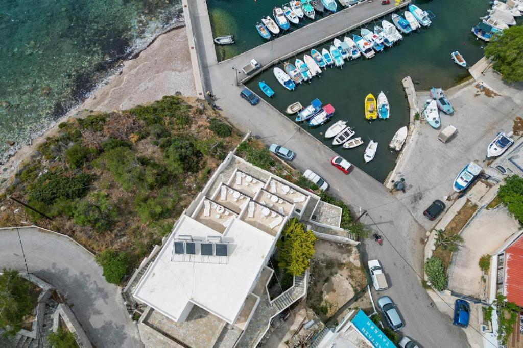 Pelagos Seafront Accommodation - George Myrties Екстер'єр фото